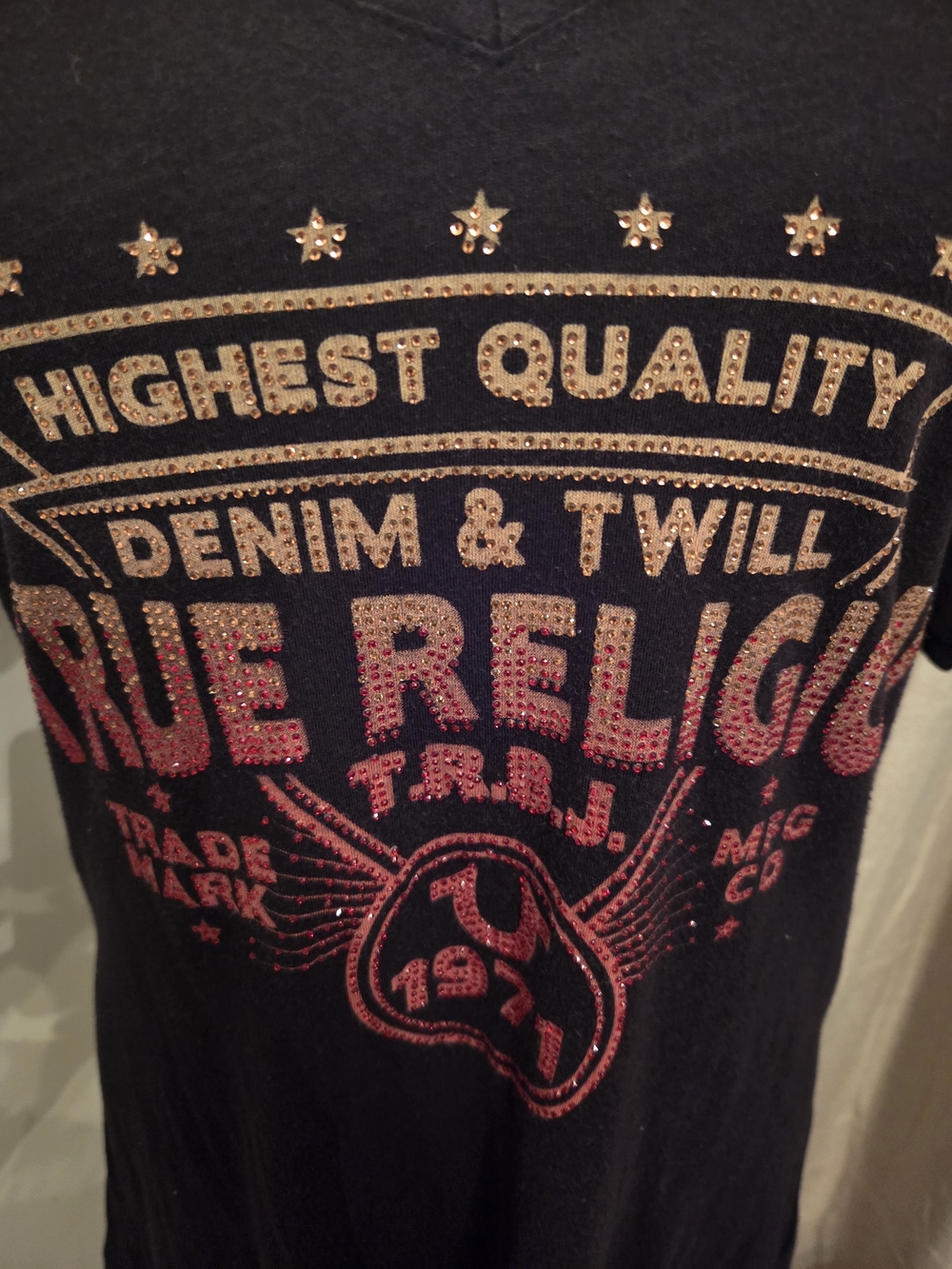 Y2K True Religion V-Neck Tee - Ombre Crystals Logo - XL